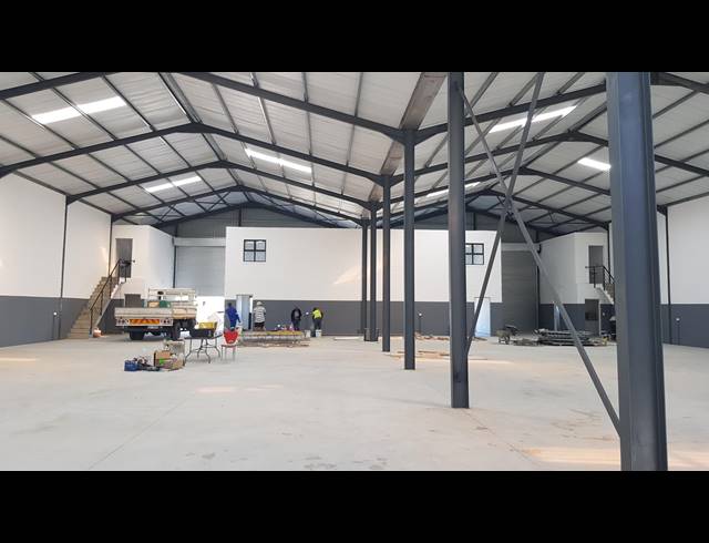 1,107M² FACTORY TO LET IN SAXENBURG PARK 2